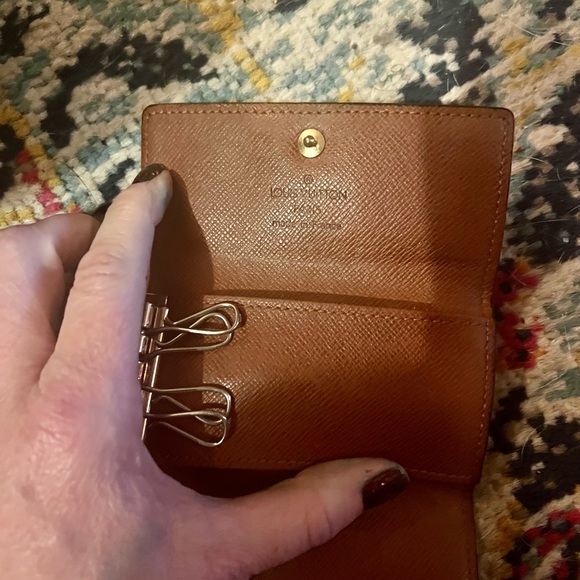 Louis Vuitton Key Holder - Picture 8 of 13